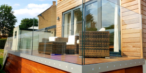 Frameless glass railing