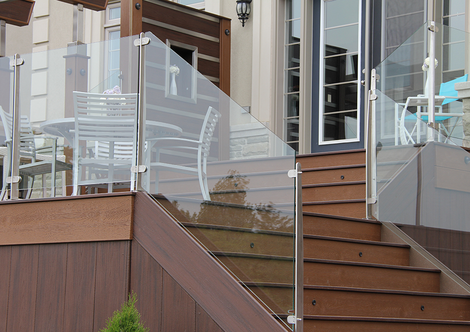Glass Railing: The Perfect Combination of Safety and Style