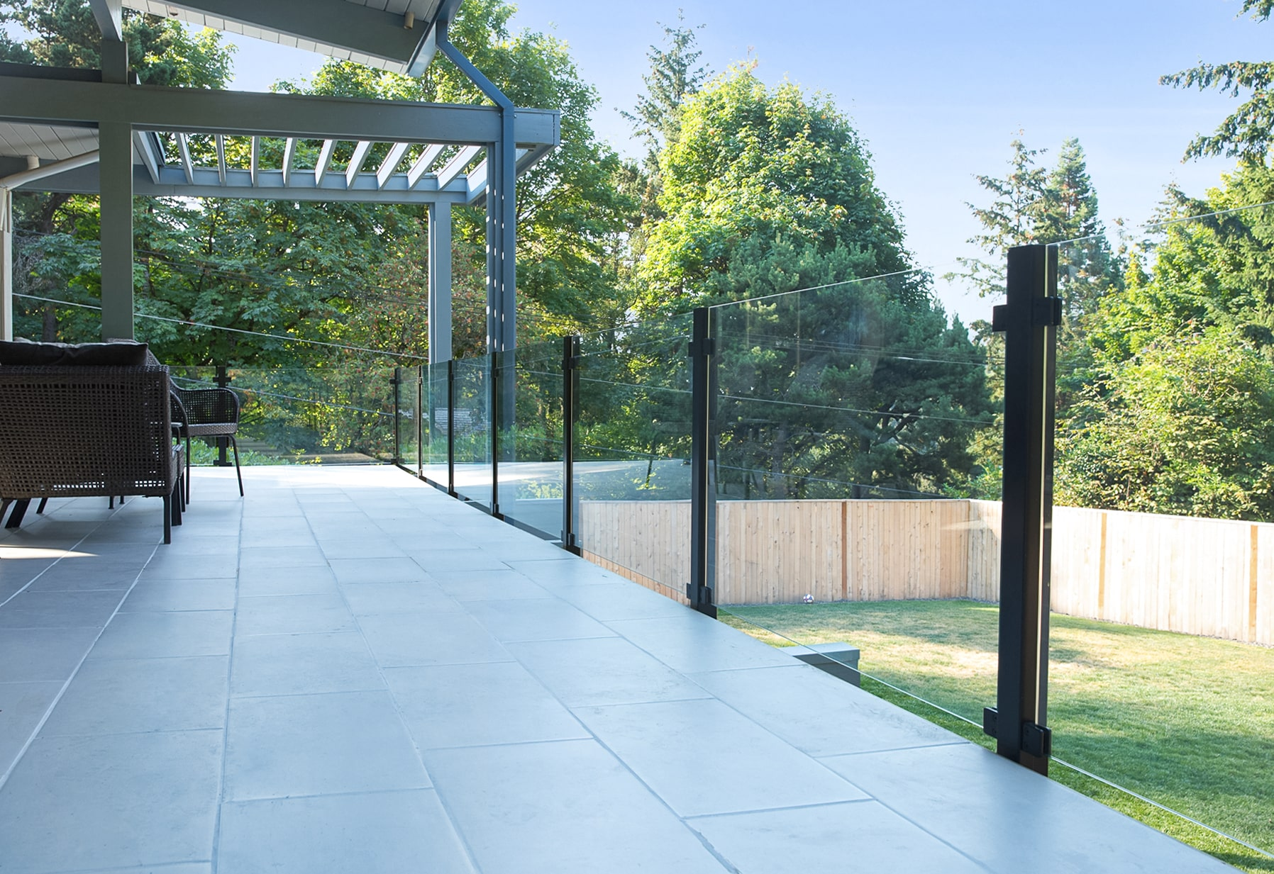 The Elegance and Durability of Black Powder Coated Aluminum Glass ...